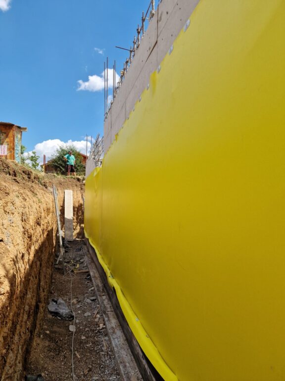 Подземна хидроизолация на основи на къща в Радомир, Хидростоп