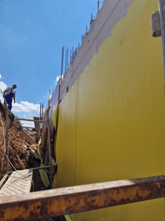 Подземна хидроизолация на основи на къща в Радомир, Хидростоп